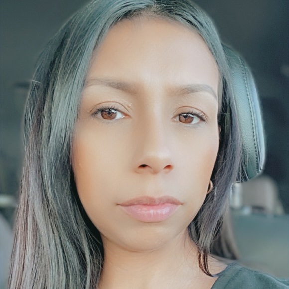 Meet your Posher, Lorena - Picture 1 of 1